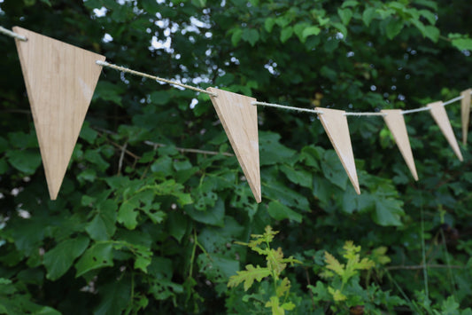 Guirlande de fanions en bois